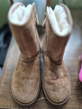 UGG Cream Shearling-Lined Interior